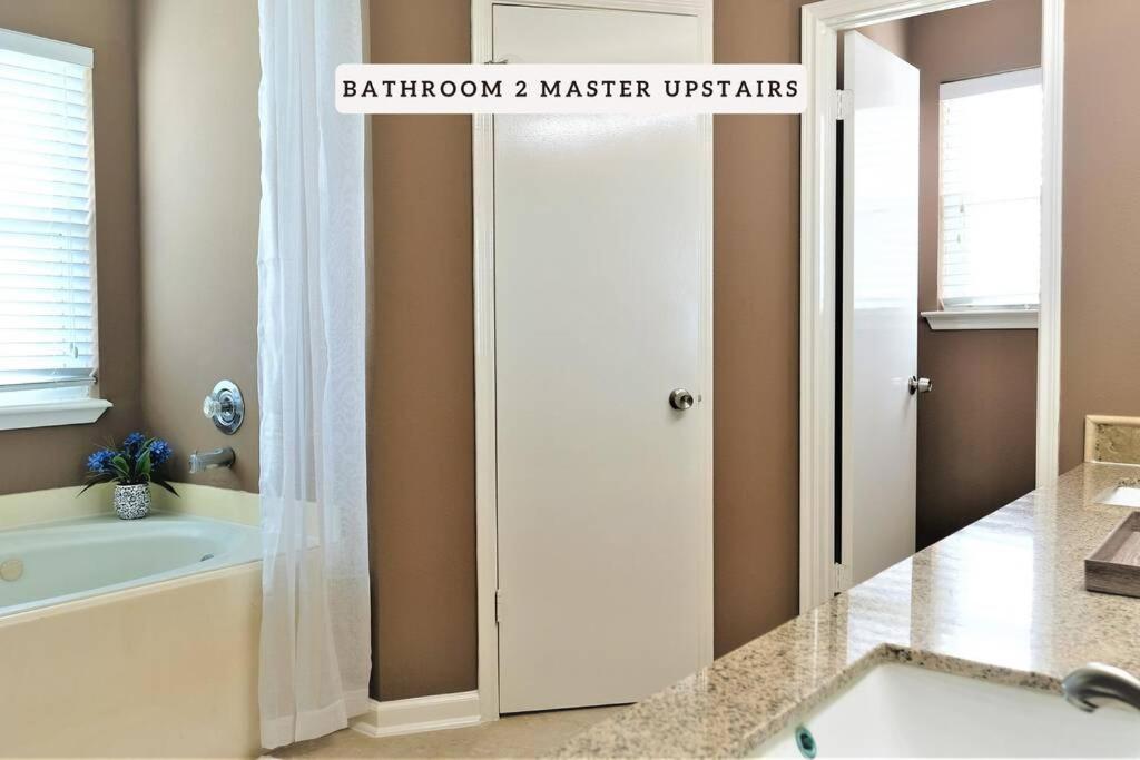 Вилла Exceptional, 5 Beds, Near Downtown - Bold Ruler Стаффорд Экстерьер фото
